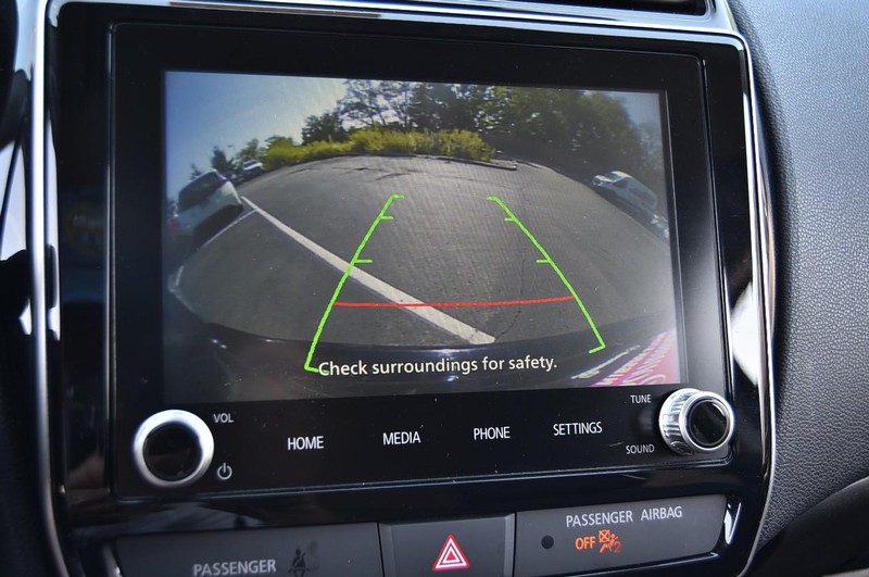 Mitsubishi Outlander Sport Vehicle Image 13