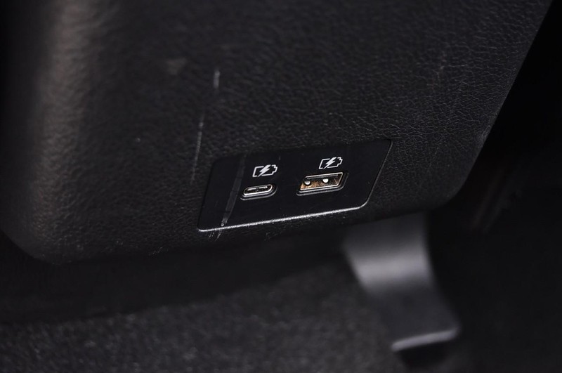 Mitsubishi Outlander Sport Vehicle Image 23