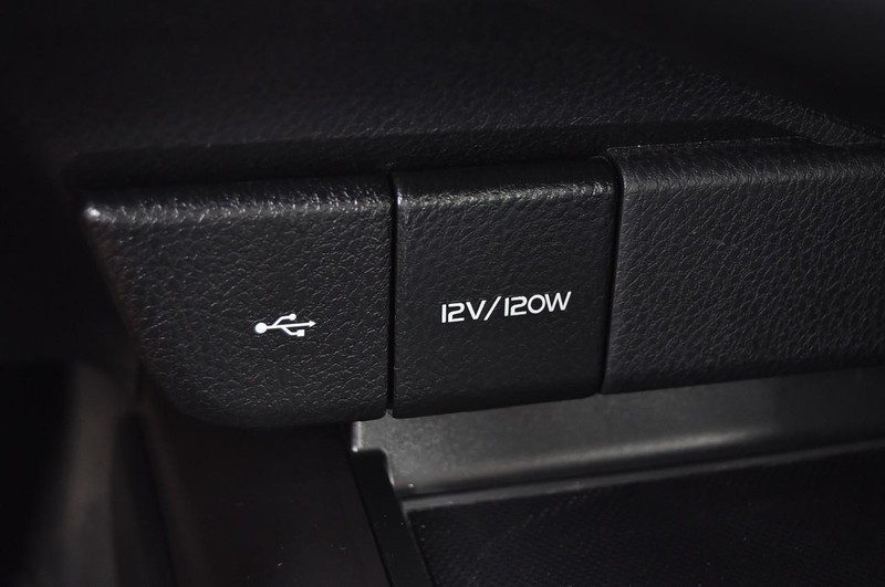 Toyota Camry Vehicle Image 15