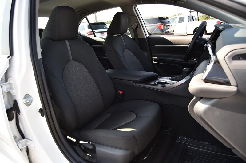 Toyota Camry Vehicle Image 19