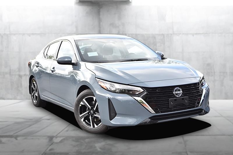Nissan Sentra Vehicle Image 02