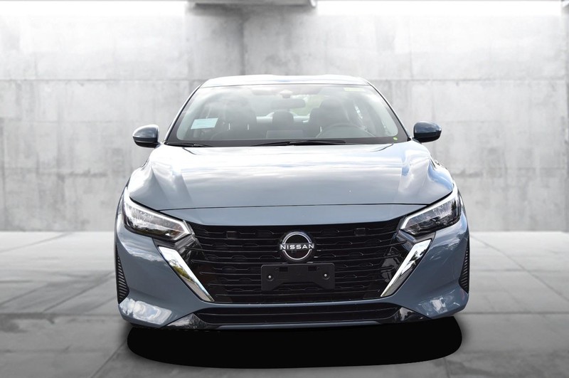 Nissan Sentra Vehicle Image 04