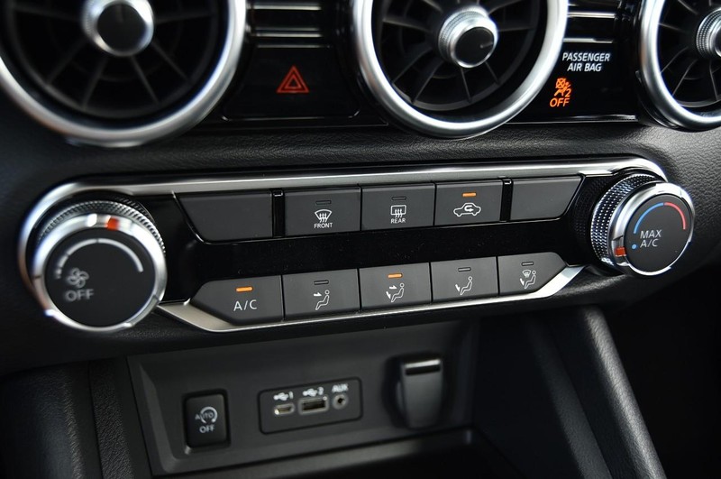 Nissan Sentra Vehicle Image 15