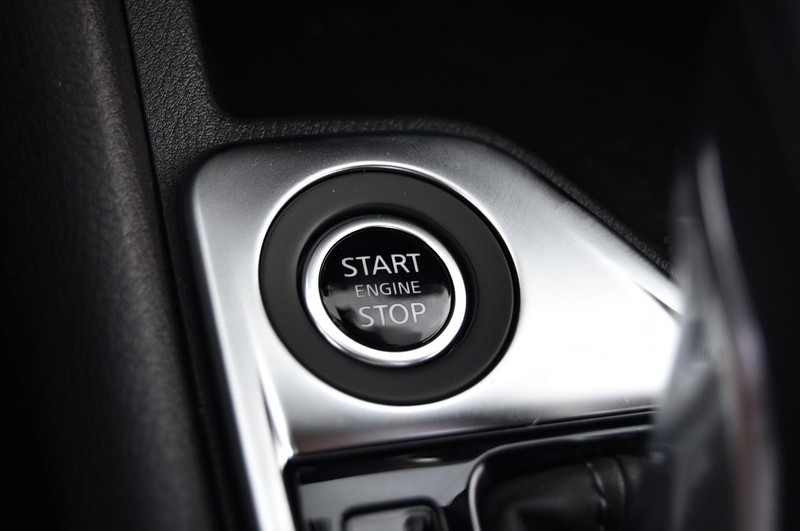 Nissan Sentra Vehicle Image 17