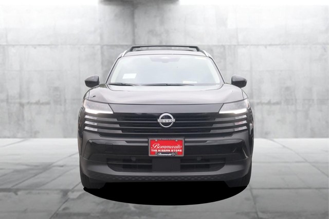Nissan Kicks Vehicle Image 04