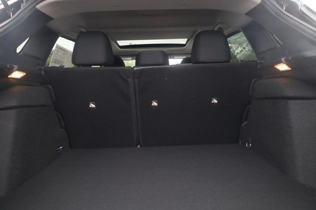 Nissan Kicks Vehicle Image 23