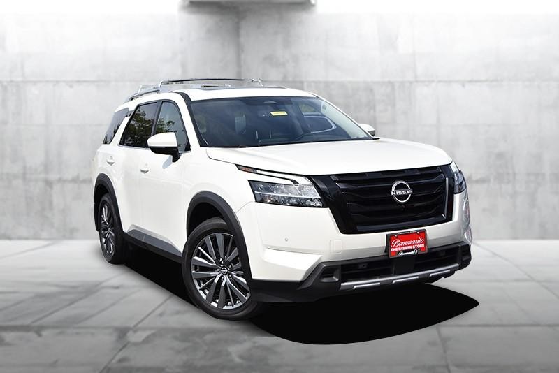 Nissan Pathfinder Vehicle Image 02