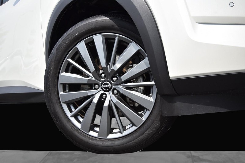 Nissan Pathfinder Vehicle Image 03