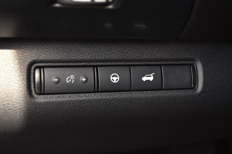 Nissan Pathfinder Vehicle Image 11
