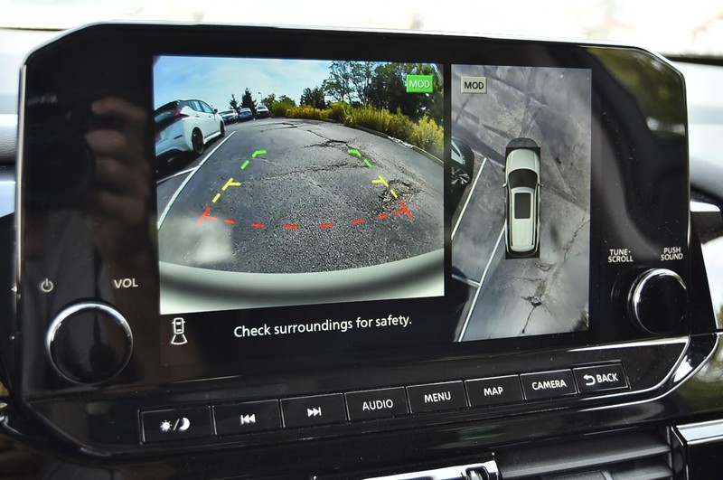 Nissan Pathfinder Vehicle Image 13