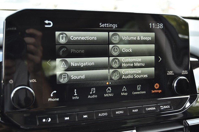 Nissan Pathfinder Vehicle Image 14