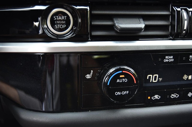 Nissan Pathfinder Vehicle Image 17
