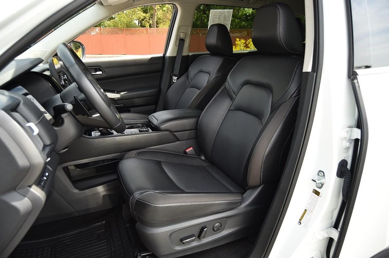 Nissan Pathfinder Vehicle Image 22