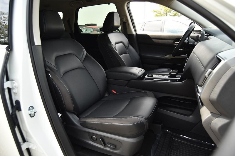 Nissan Pathfinder Vehicle Image 23