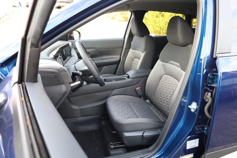 Nissan Kicks Vehicle Image 08