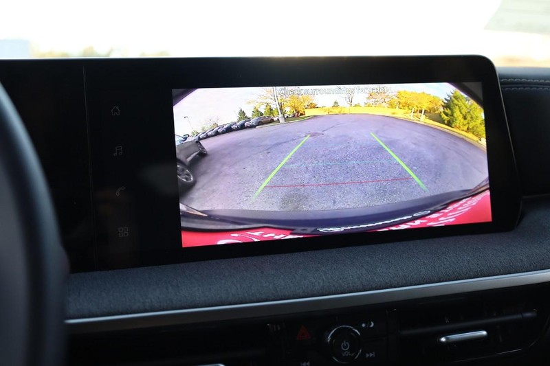 Nissan Kicks Vehicle Image 12