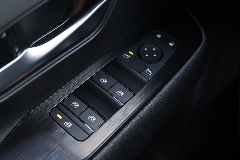 Nissan Kicks Vehicle Image 18