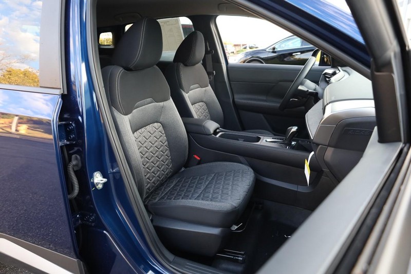 Nissan Kicks Vehicle Image 24