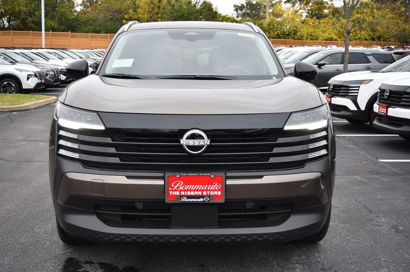 Nissan Kicks Vehicle Image 04