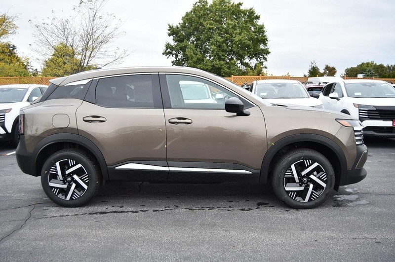 Nissan Kicks Vehicle Image 05