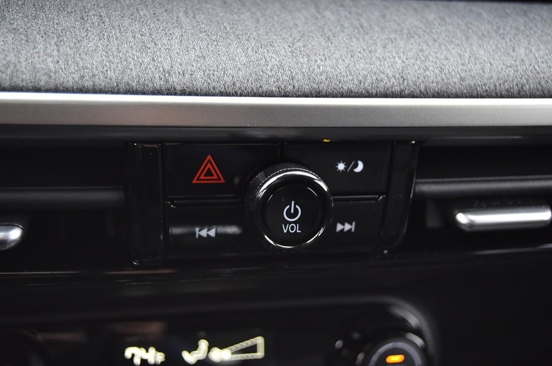 Nissan Kicks Vehicle Image 15