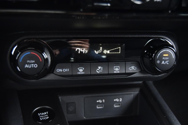 Nissan Kicks Vehicle Image 16