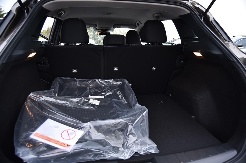 Nissan Kicks Vehicle Image 23