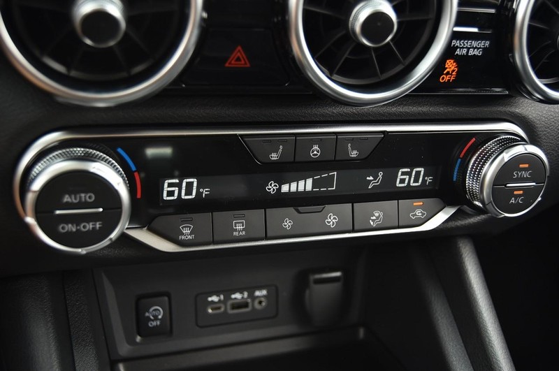 Nissan Sentra Vehicle Image 15