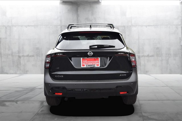 Nissan Kicks Vehicle Image 06