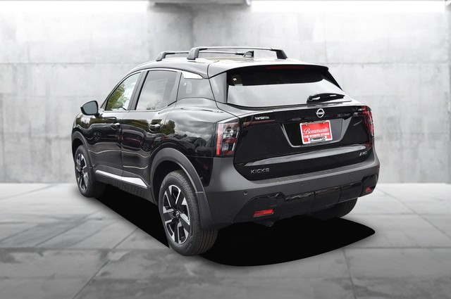 Nissan Kicks Vehicle Image 07