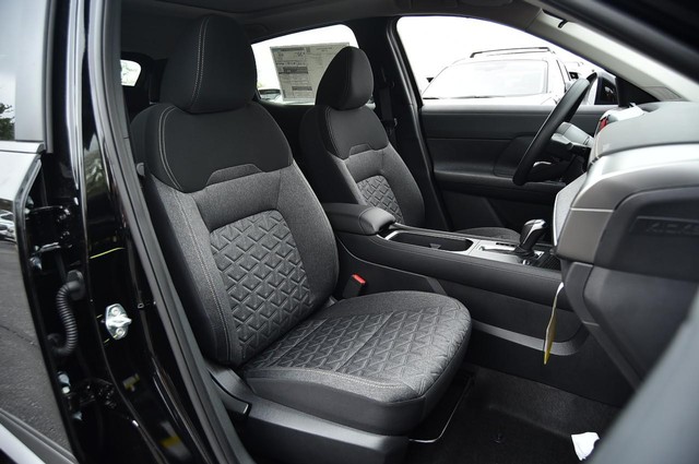 Nissan Kicks Vehicle Image 21