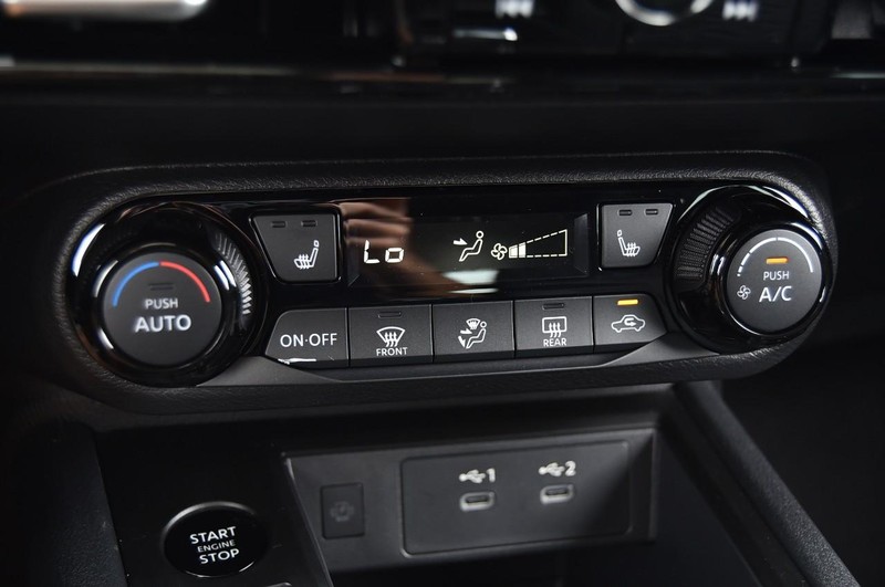 Nissan Kicks Vehicle Image 15