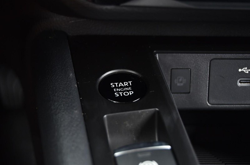 Nissan Kicks Vehicle Image 17