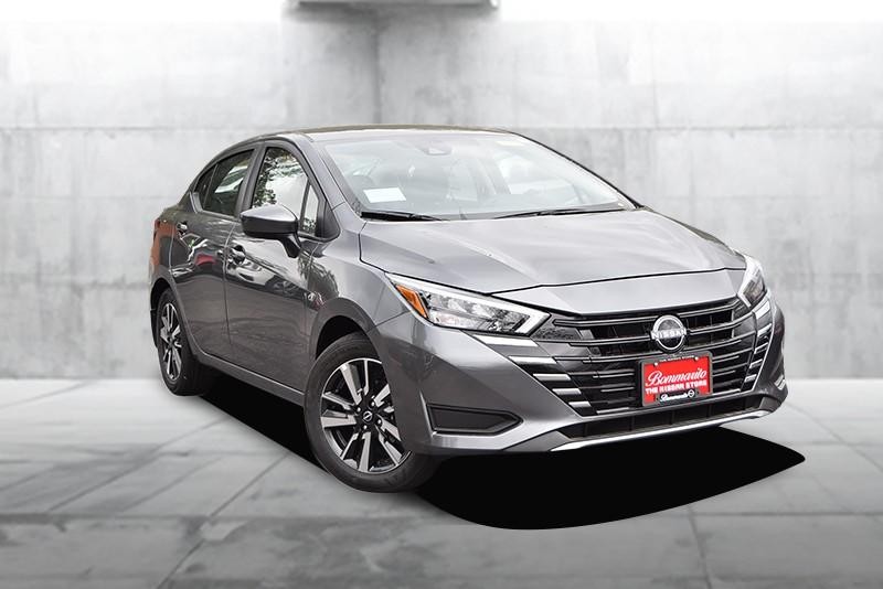 Nissan Versa Vehicle Image 02