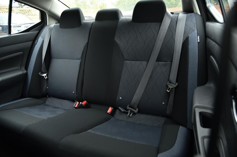 Nissan Versa Vehicle Image 20