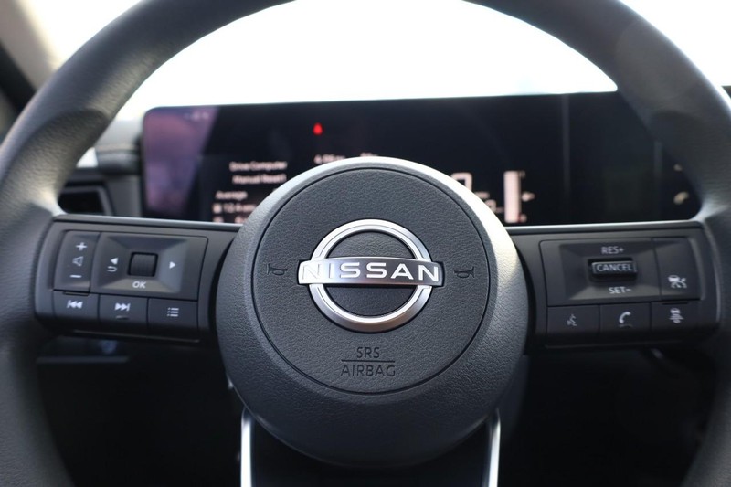 Nissan Kicks Vehicle Image 09