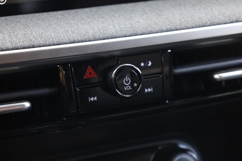 Nissan Kicks Vehicle Image 13