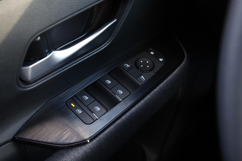 Nissan Kicks Vehicle Image 18