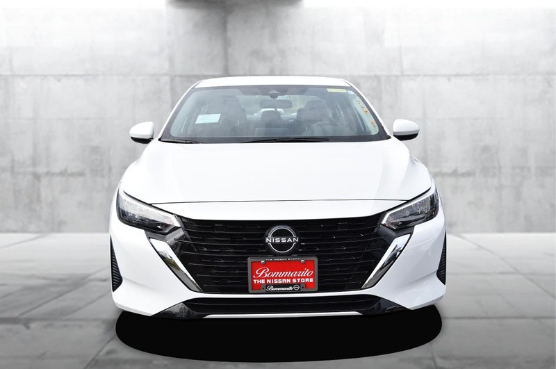 Nissan Sentra Vehicle Image 04