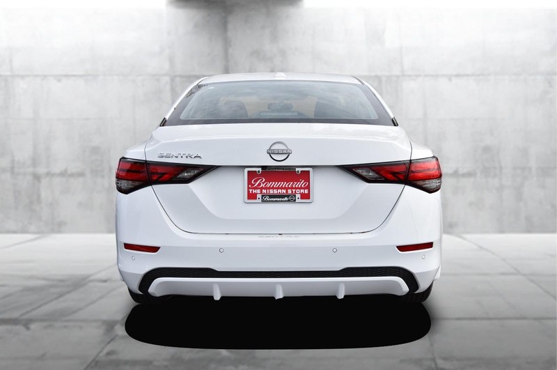 Nissan Sentra Vehicle Image 06