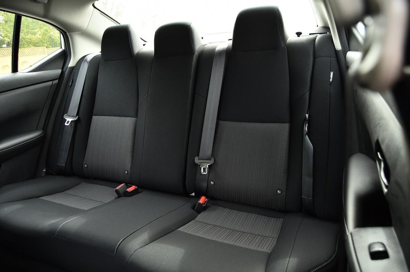 Nissan Sentra Vehicle Image 21