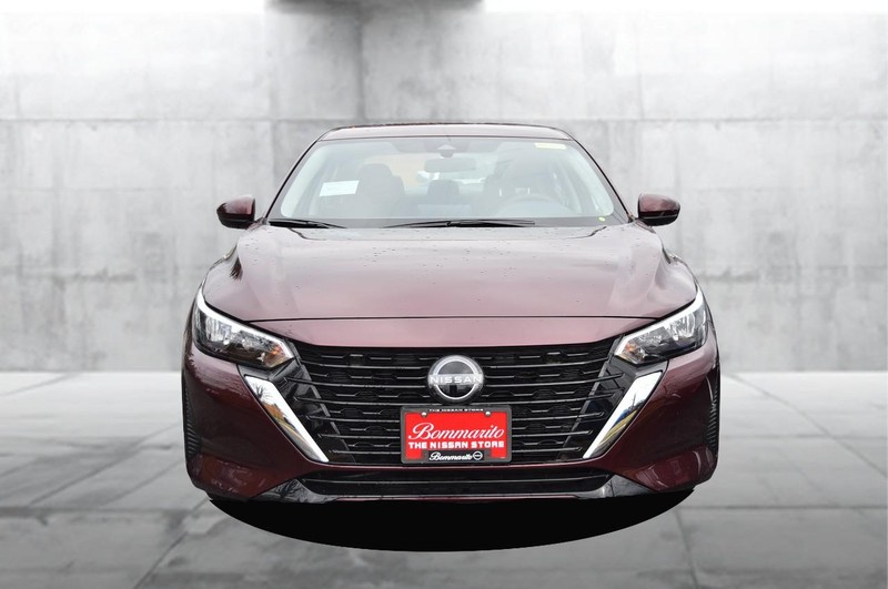 Nissan Sentra Vehicle Image 04