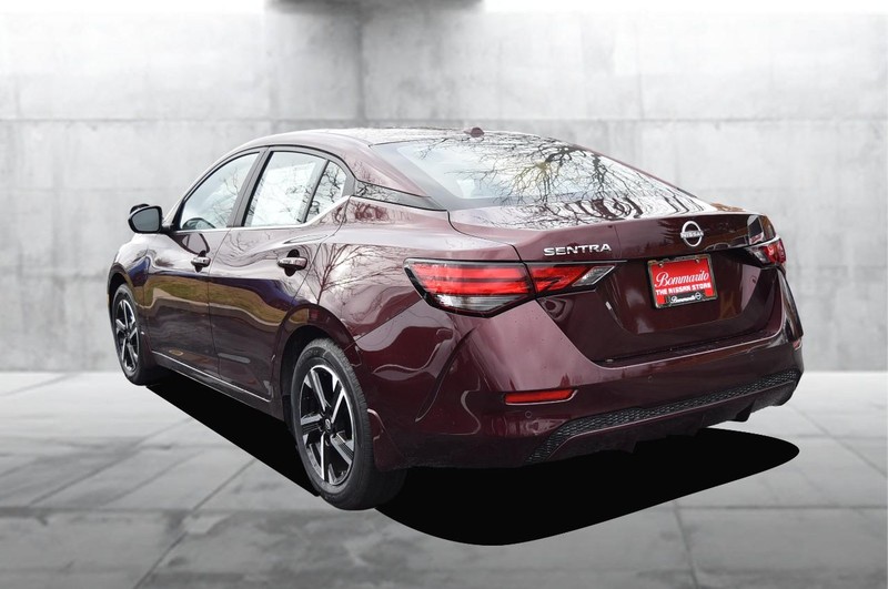 Nissan Sentra Vehicle Image 07