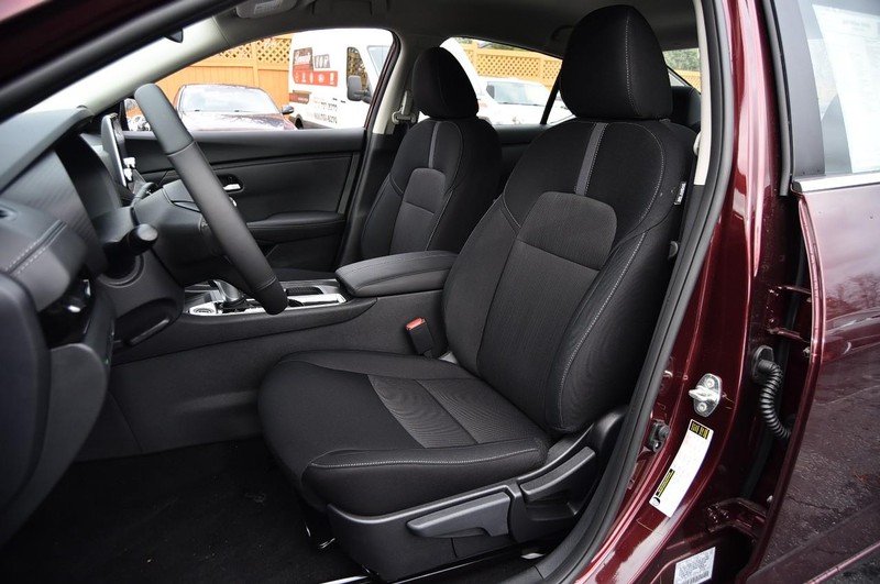 Nissan Sentra Vehicle Image 19