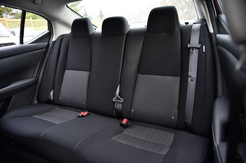 Nissan Sentra Vehicle Image 21