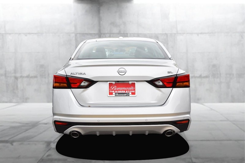 Nissan Altima Vehicle Image 06