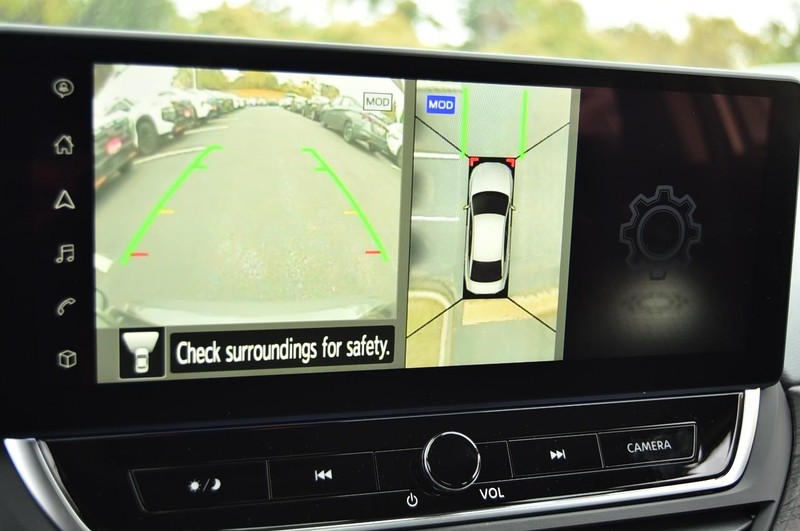 Nissan Altima Vehicle Image 16