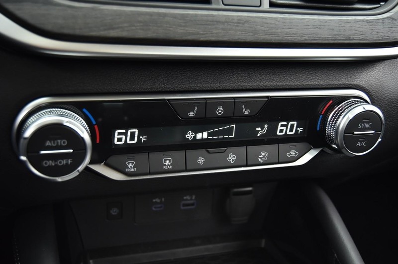 Nissan Altima Vehicle Image 18