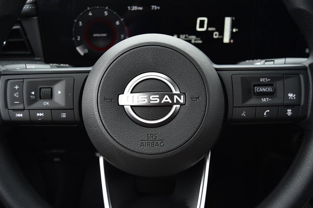 Nissan Kicks Vehicle Image 17