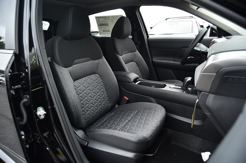 Nissan Kicks Vehicle Image 19